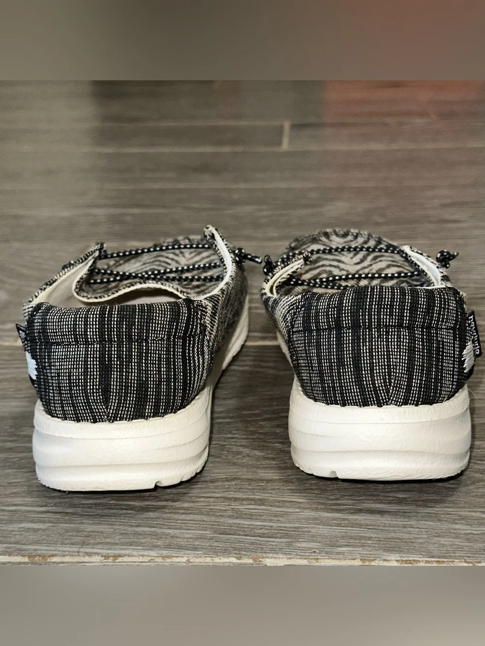 Hey Dude Kids Wendy Youth Girls Sz Y3 Woven Zebra Stripes Slip On Casual Shoes